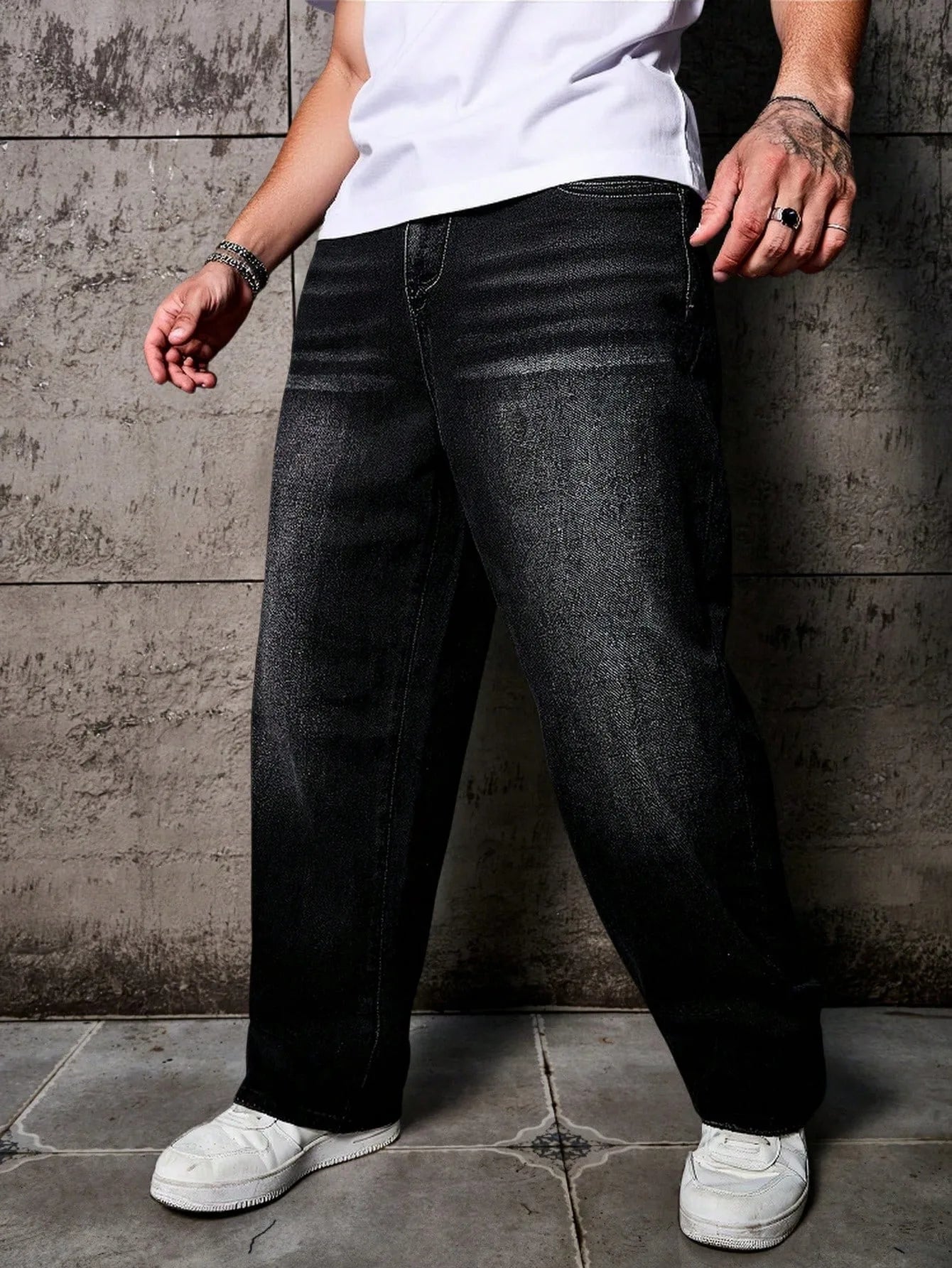 Men’s Vintage Black Washed Distressed Wide-Leg Jeans