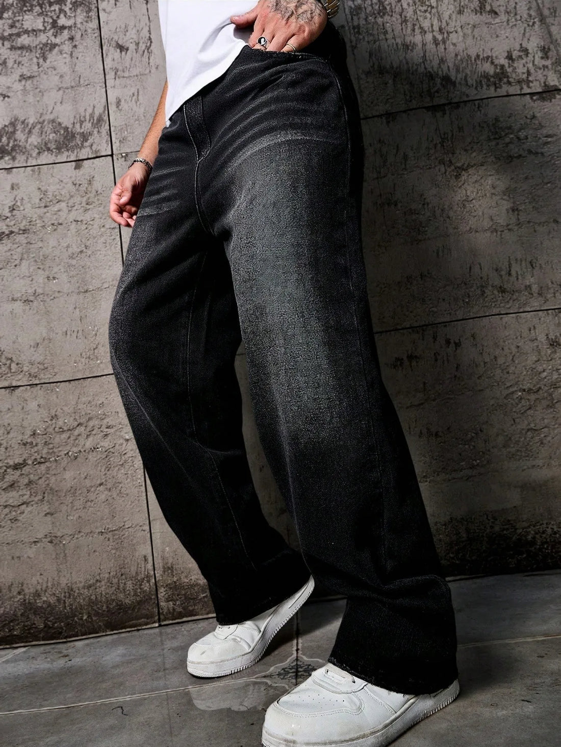 Men’s Vintage Black Washed Distressed Wide-Leg Jeans