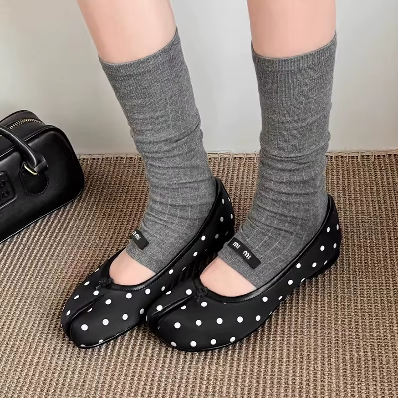 New Autumn Retro Split-Toe Pumps for Women – Elegant Mid-Heel Dress Shoes