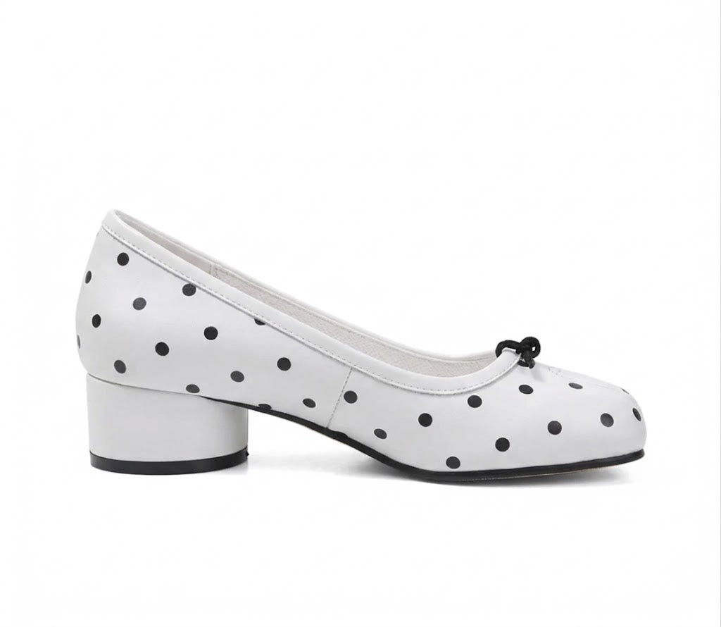 New Autumn Retro Split-Toe Pumps for Women – Elegant Mid-Heel Dress Shoes
