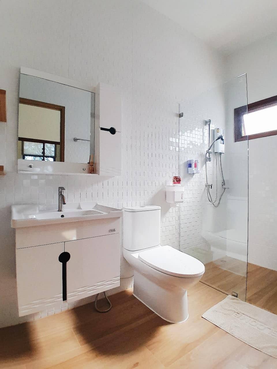 Modern Estate Office Home Holiday Resort - Waterproof Wooden Log Cabin Lodges