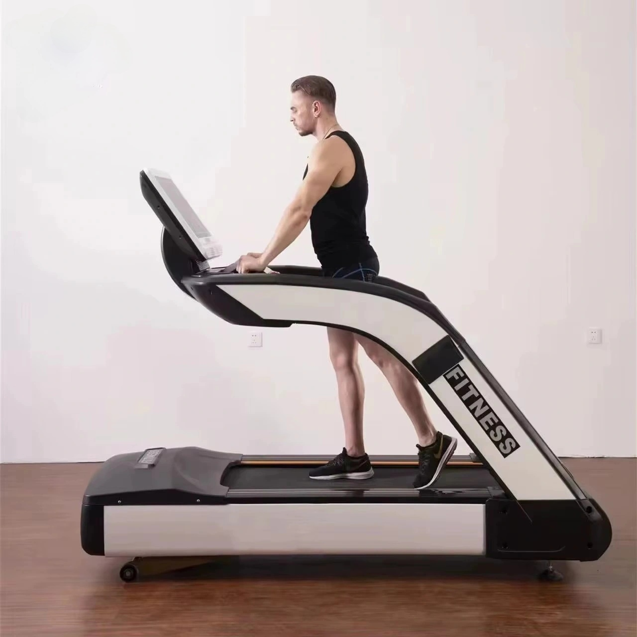 Modern Commercial Treadmill Cardio Training Gym Fitness Machine