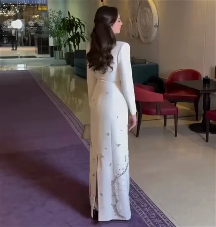 New High Collar Sparkle Women Long Dress Party Wedding Wear