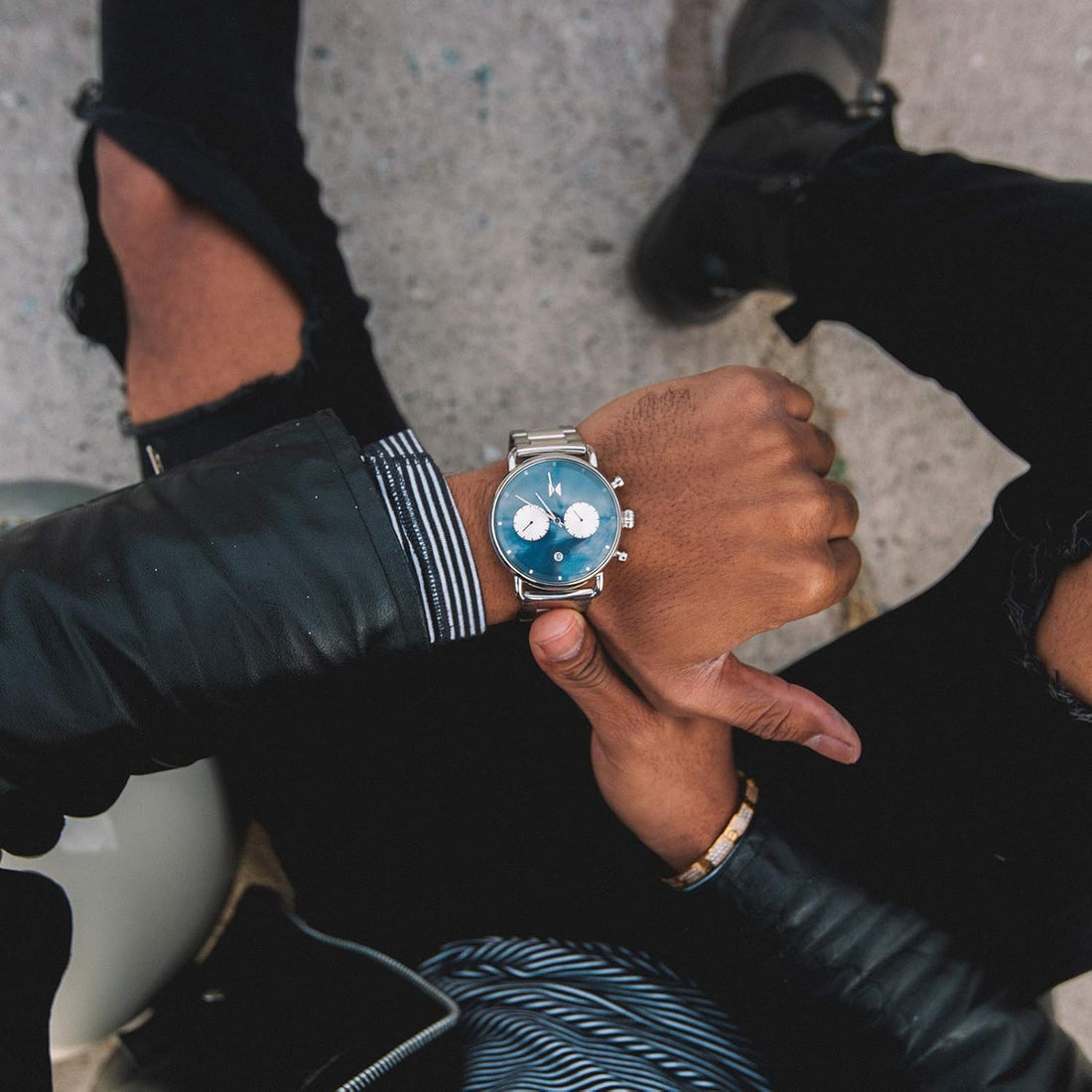 Mens Blacktop Watch Modern Wristwatch