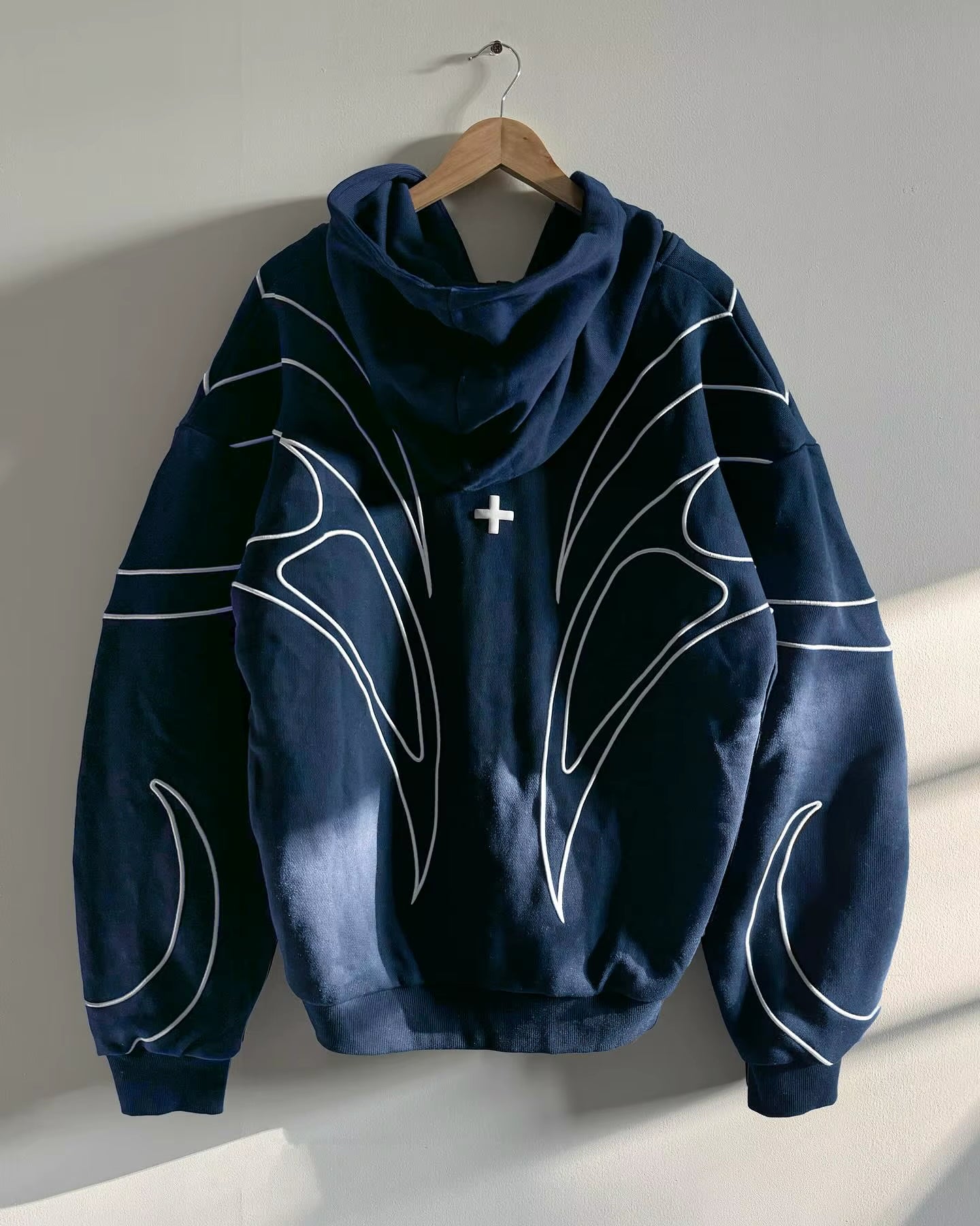 New American Style Oversized Embroidered Mens Hoodie 