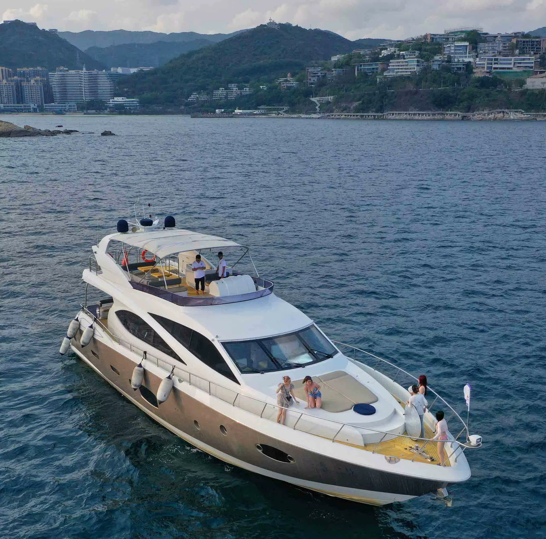 Supper Luxury Hot Sale 75 ft Fiberglass Personal Luxury Yacht for Sport and Leisure