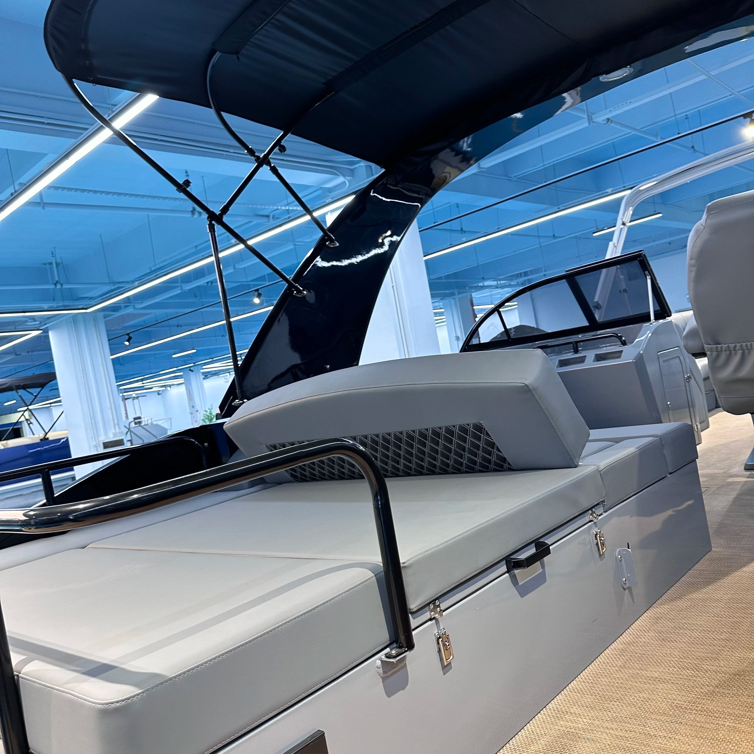 New 27Ft Sports Fiberglass Pontoon Boat Spacious Design and Powerful Engine