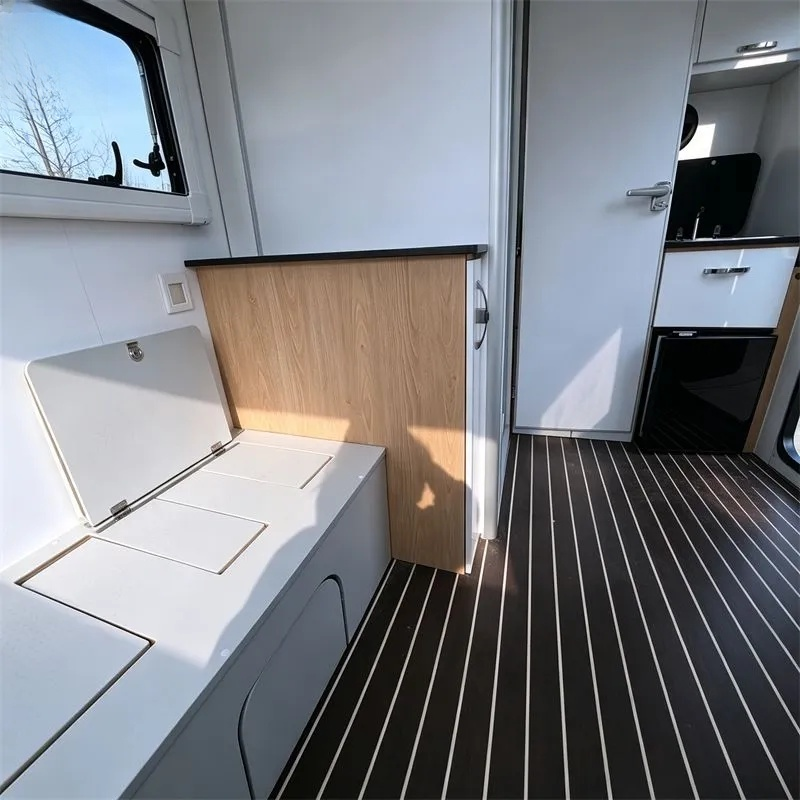 Modern Waterproof RV Camper Off-Road Truck Bed Camper Housing Unit