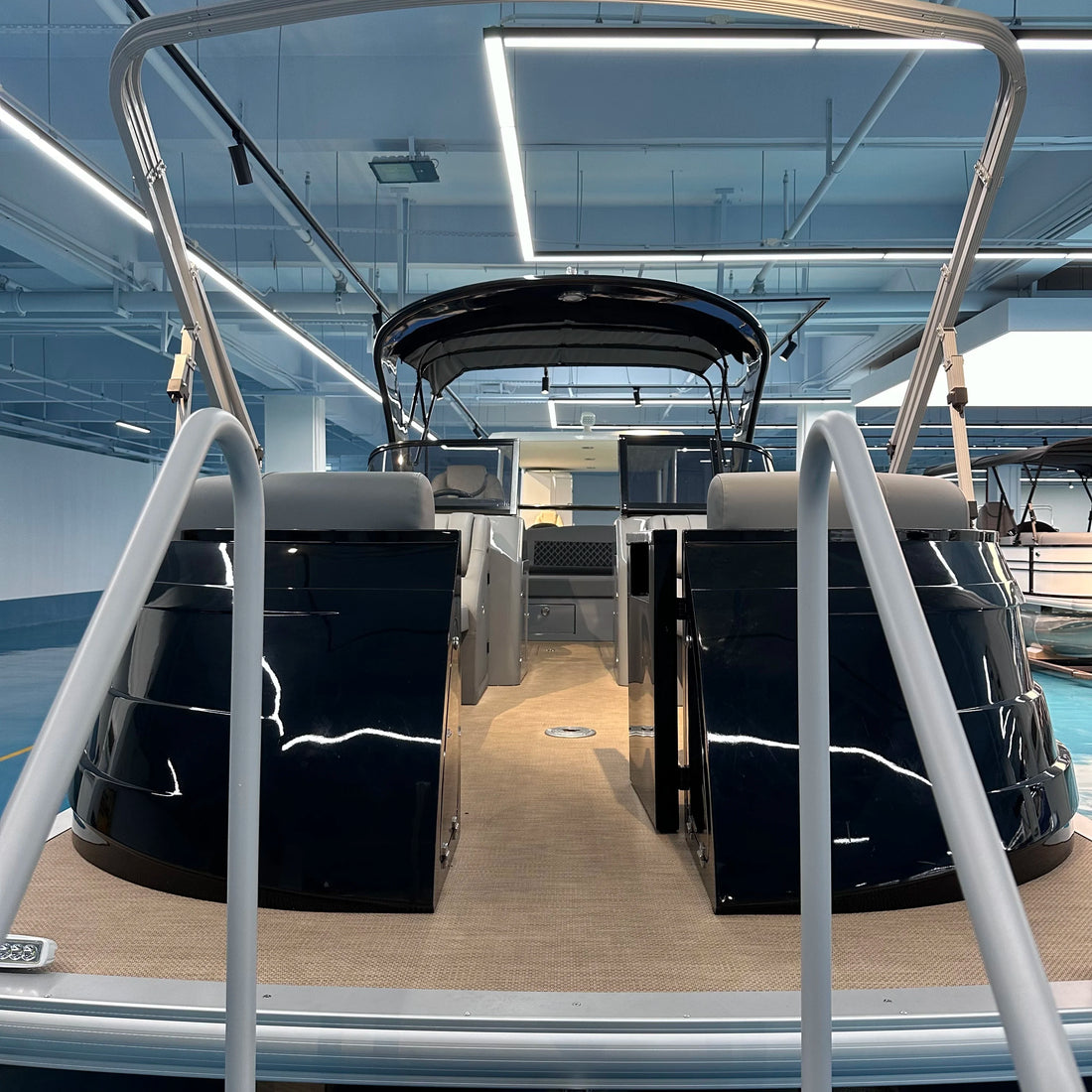 New 27Ft Sports Fiberglass Pontoon Boat Spacious Design and Powerful Engine