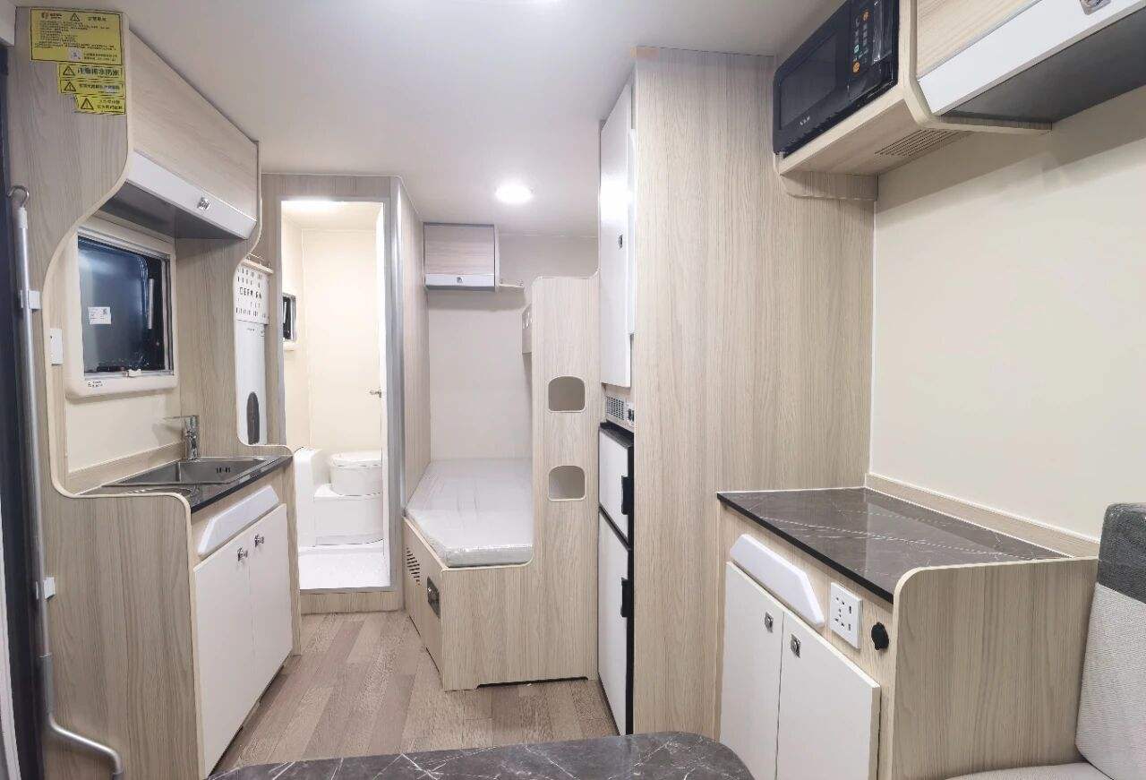 New Luxe Camping OEM RV Motorhome 4 Person Camper Trailer