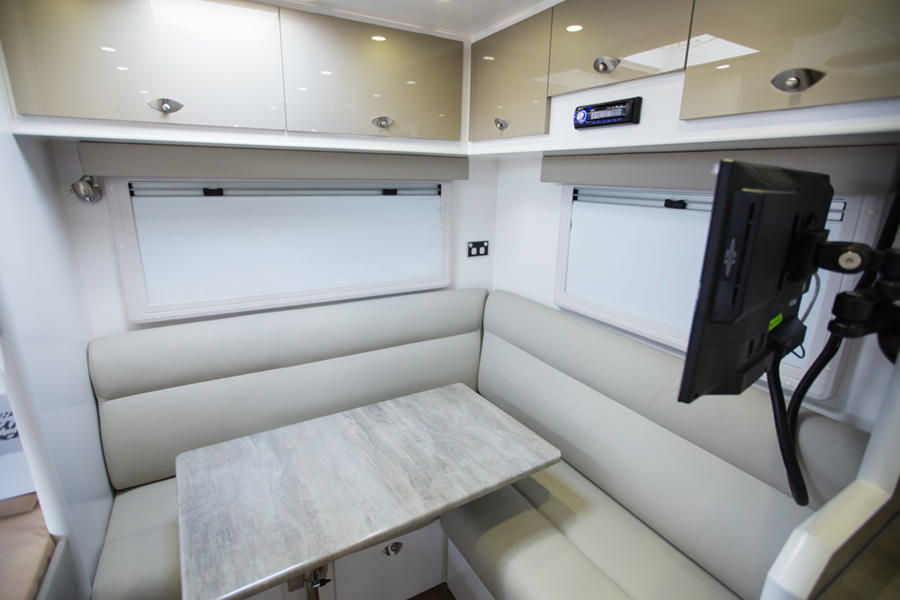 Luxury Family Off-Road Caravan Travel Trailer with Bunk Beds – Premium Adventure RV