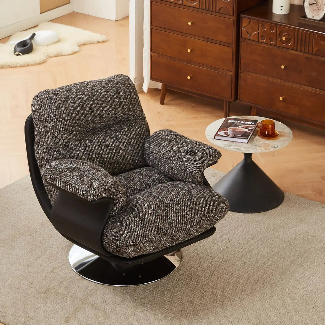 Modern Luxury Swivel Lounge Chair | Metal Frame Accent Armchair for Hotels, Apartments &amp; Living Rooms