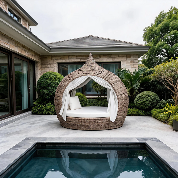 Luxury PE Rattan Outdoor Daybed with Adjustable Curtains