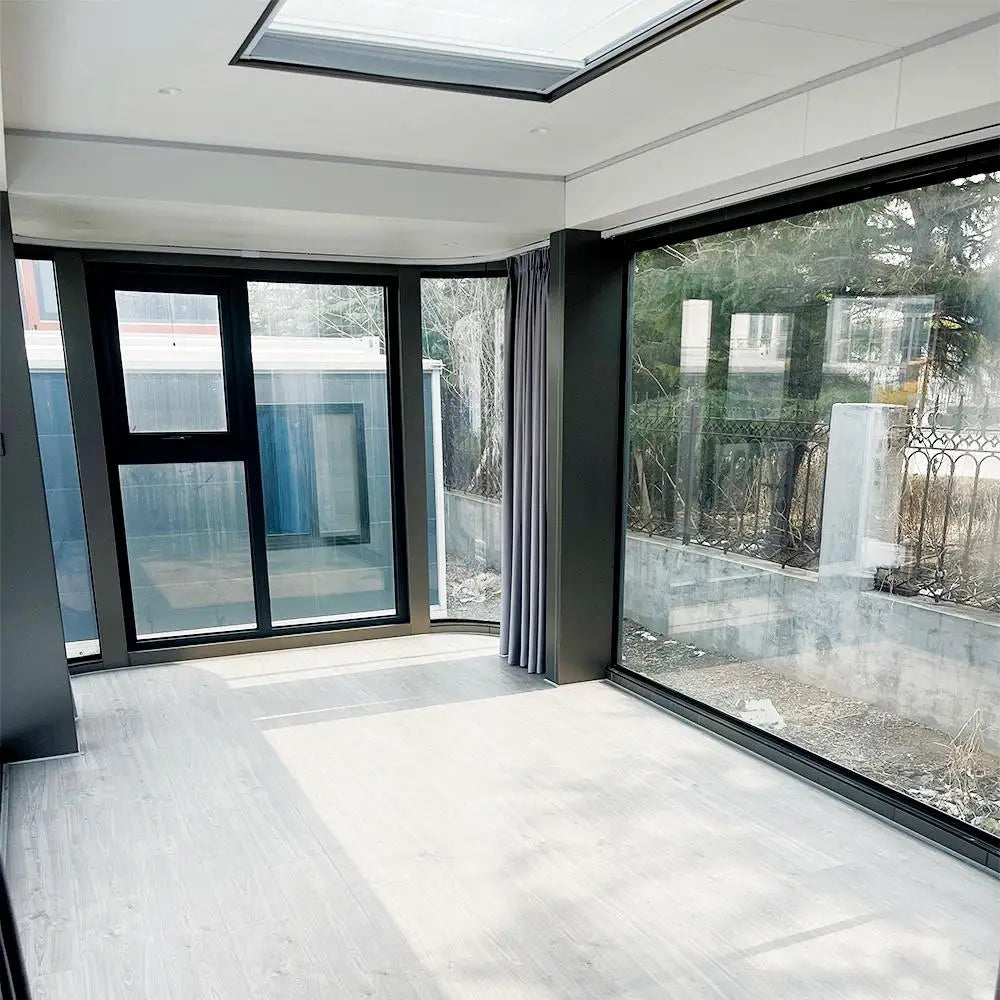 Modern Customizable Prefab Luxury Tiny Capsule House 