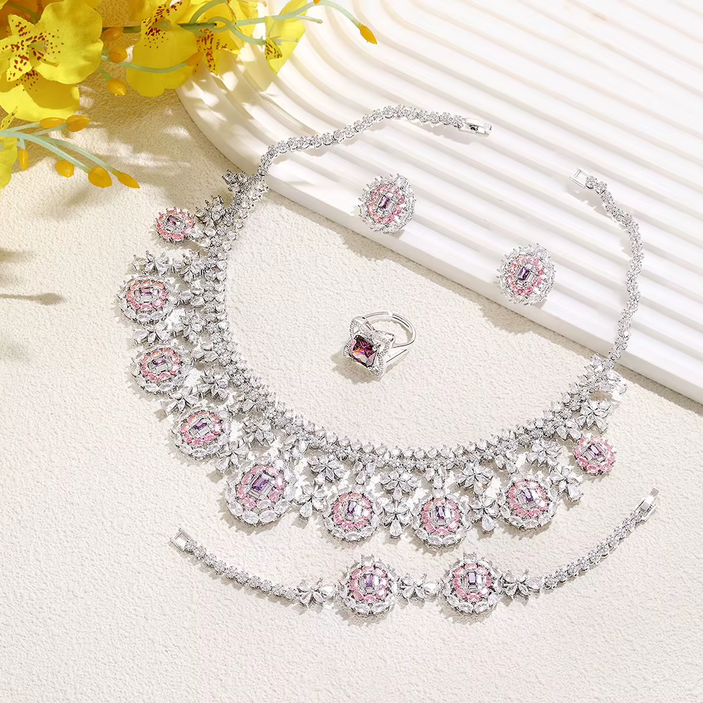 Vintage Luxury Women's Wedding Jewelry Set – Necklace, Earrings &amp; Bracelet with Sparkling Zircon
