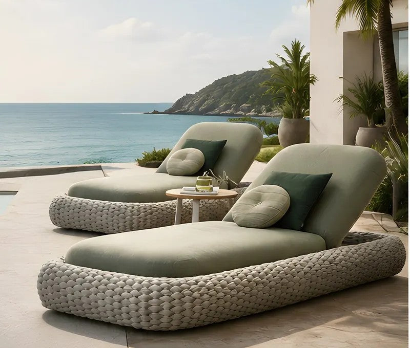 Luxury PE Rattan Outdoor Sun Lounger | Aluminum Garden Patio Chaise Lounge with Quick-Dry Comfort