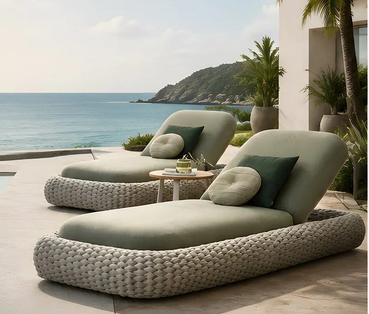 Luxury PE Rattan Outdoor Sun Lounger | Aluminum Garden Patio Chaise Lounge with Quick-Dry Comfort
