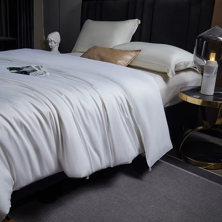 100% Mulberry Silk Comforter – Cotton Shell Duvet, King & Queen Bedding