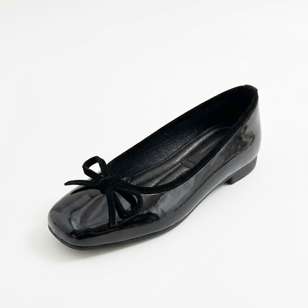 Modern Women's Red Mary Jane Flats with Buckle Strap – Classic Round Toe Bow Loafers
