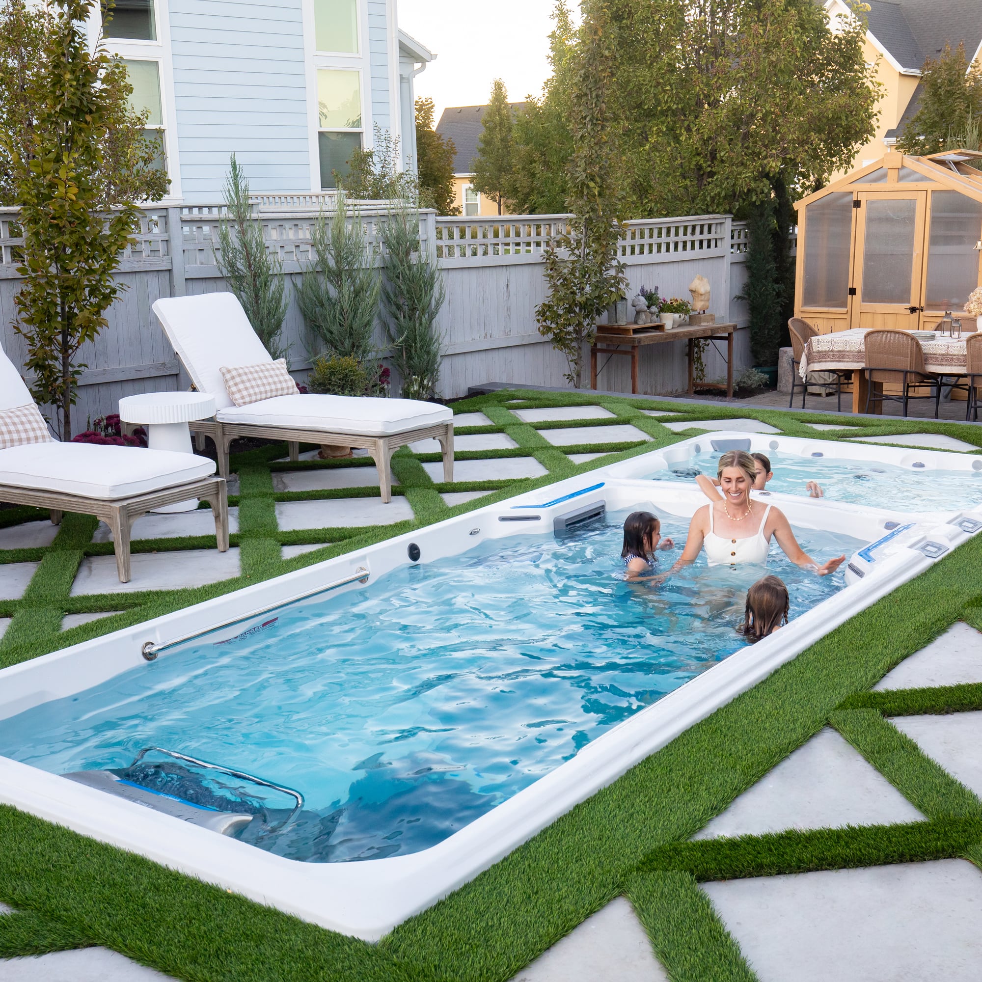 Modern Endless Swimming Spa - Constant Temperature Multipurpose Pool with Slide Cover