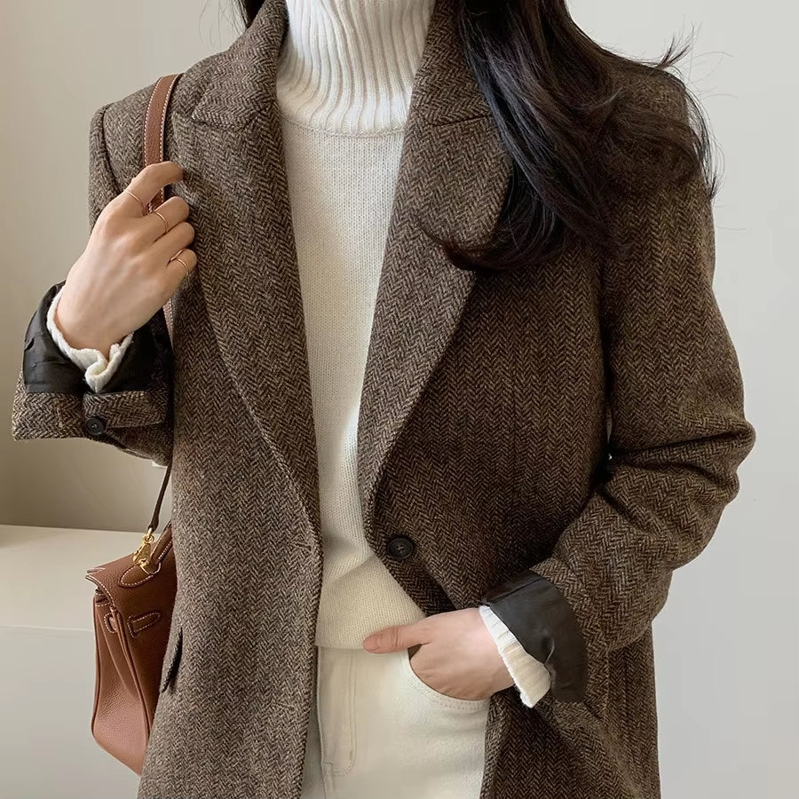 2024 Autumn New Wool Coats Retro Casual Short Shoulder Pad Woolen Commuting British Style Solid