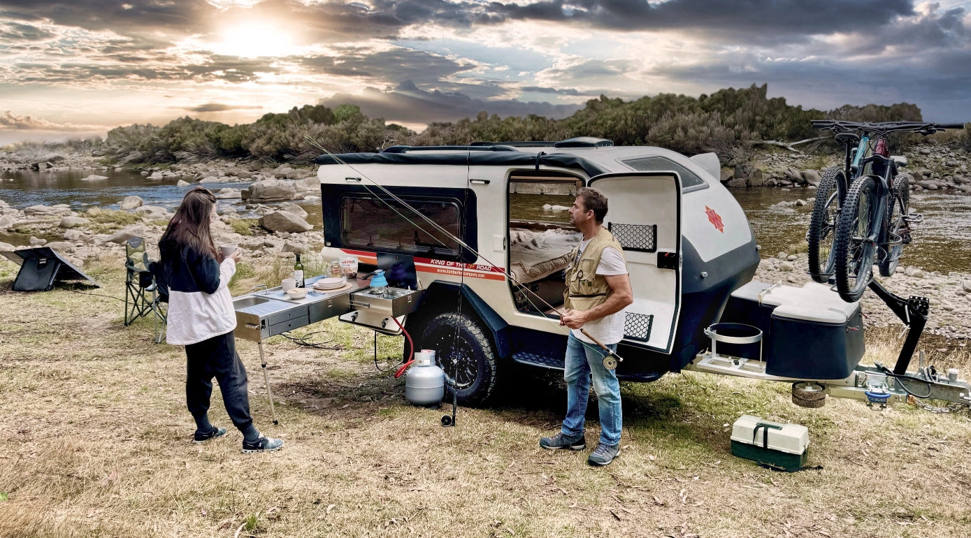 Premium Camper Trailer Caravan 1-3 Person Travel Trailer with Lavatory