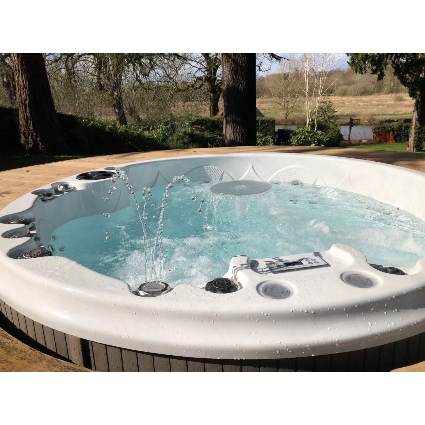 Luxury Whirlpool Hot Tub with Hydro Massage - Outdoor Heated Acrylic Spa Pool & Jacuzzi